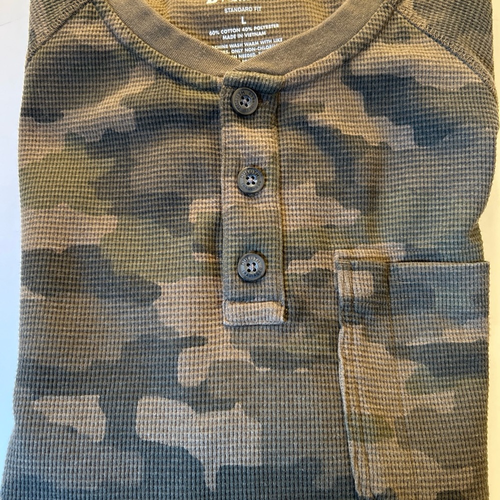 Duluth Trading‎ Men’s Size Large Green Camo Waffle Henley Shirt Button Pocket